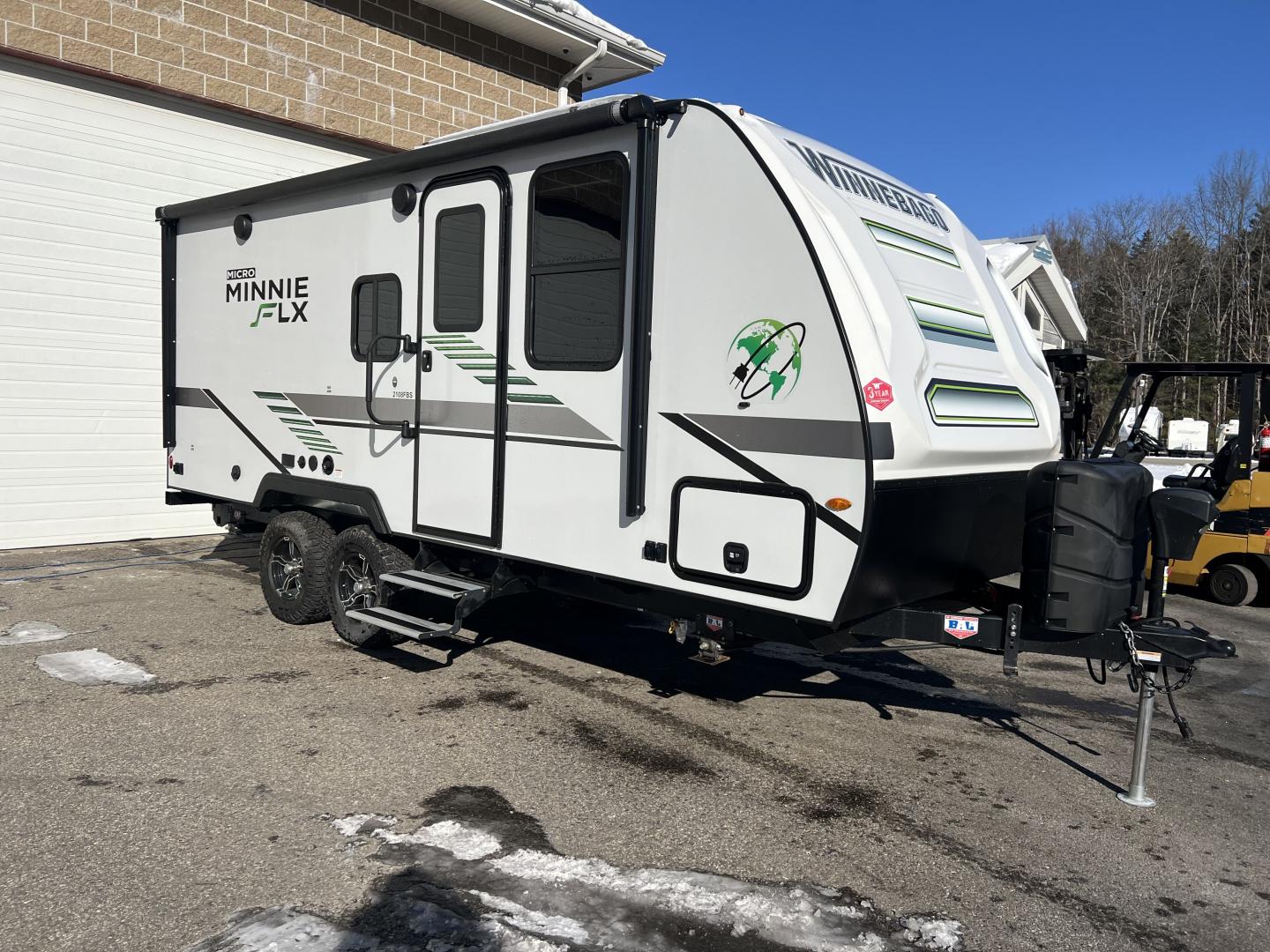 USED 2022 Winnebago Micro Minnie FLX 2108FBS