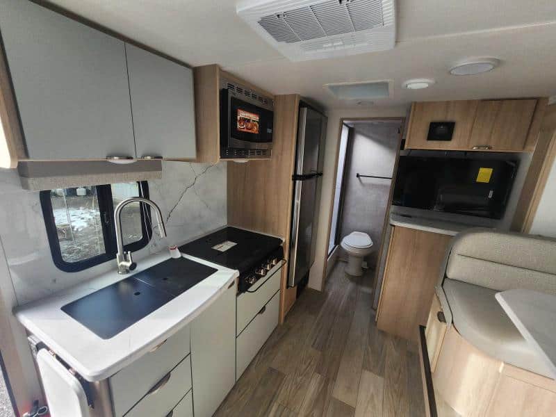 SOLD NEW 2024 Winnebago Micro Minnie 2108TB