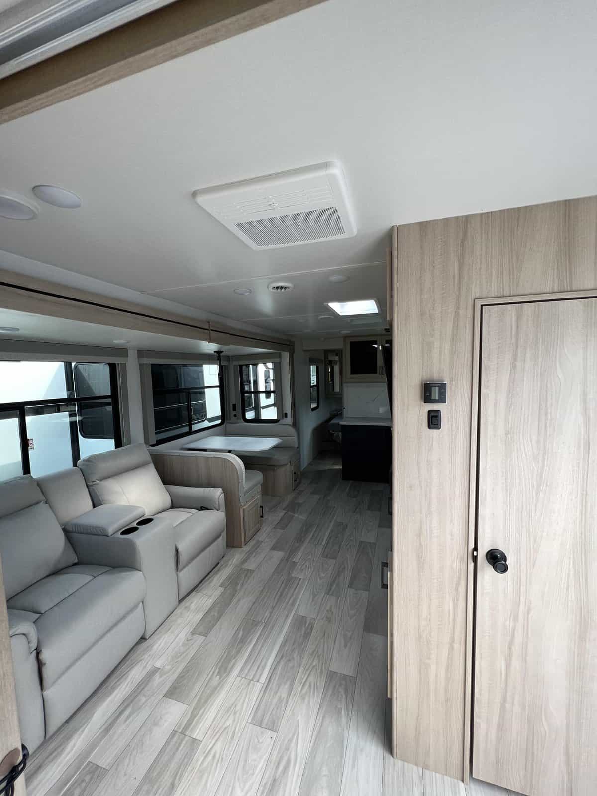 NEW 2024 Winnebago Voyage 2831RB