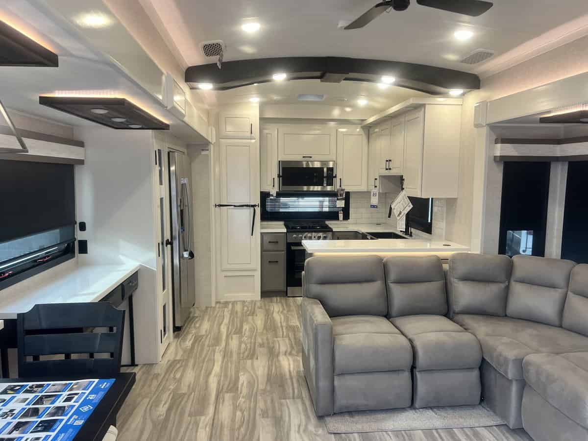 NEW 2024 Jayco PINNACLE 38FBRK FW Lake Havasu City, AZ