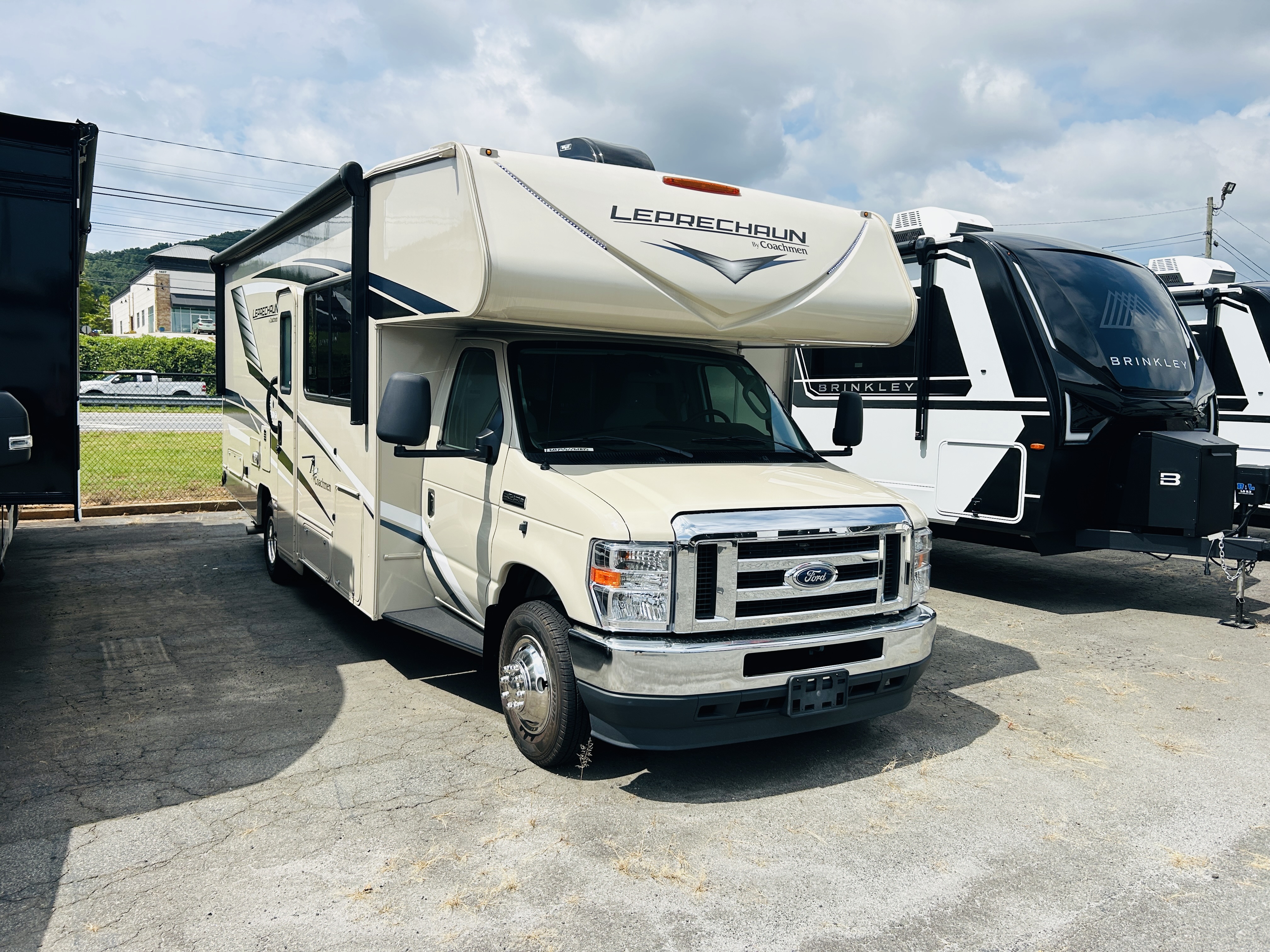 USED 2022 Forest River LEPRECHAUN 260DS