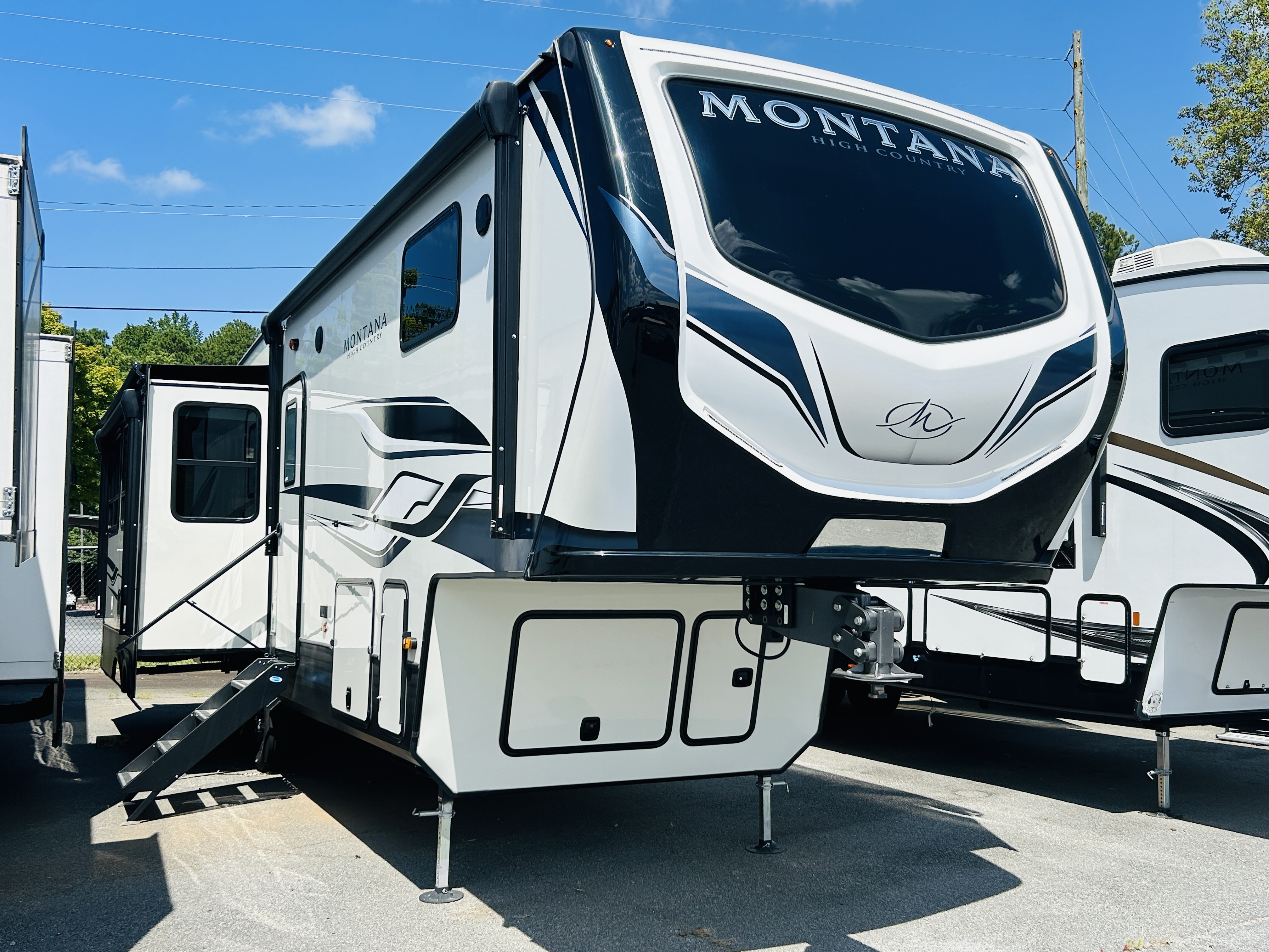 USED 2023 Keystone MONTANA 295RL