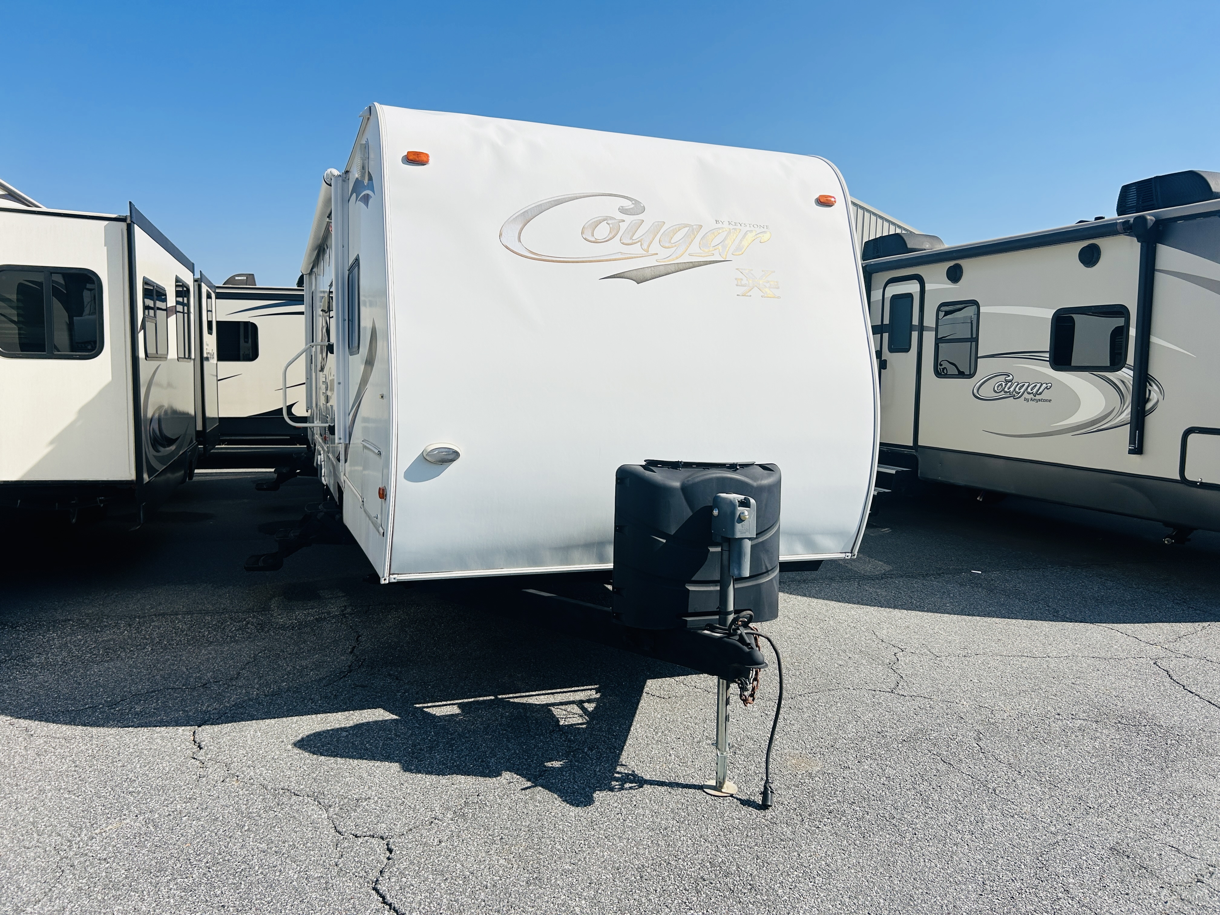 USED 2011 Keystone COUGAR 31SQB