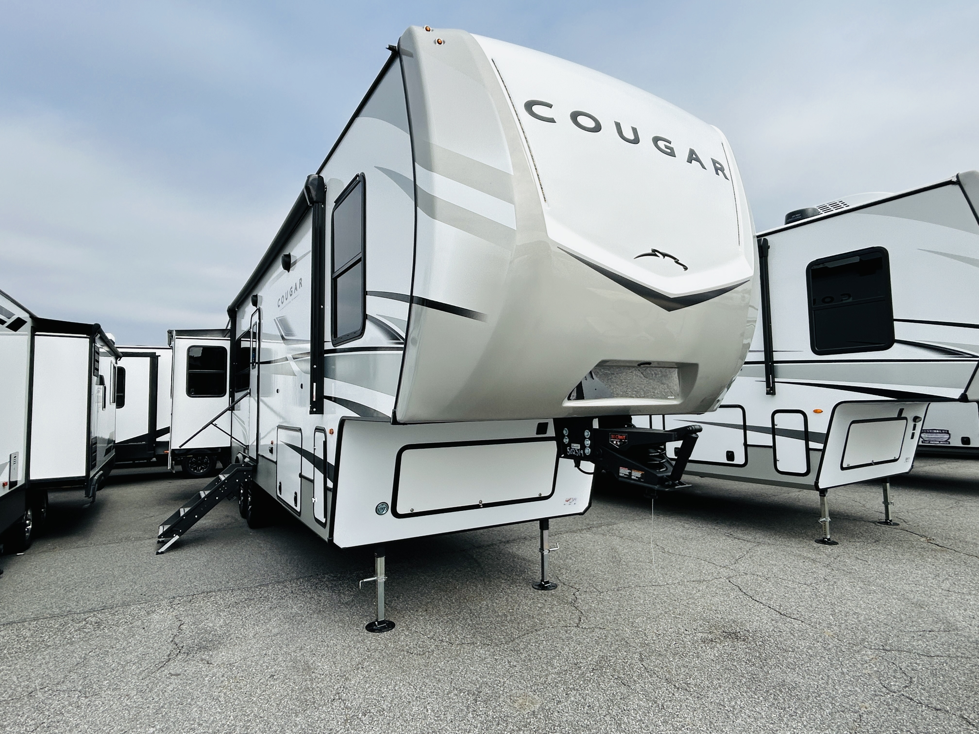 NEW 2025 Keystone COUGAR 320RDS