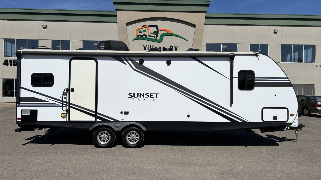 USED 2019 Crossroads SUNSET TRAIL 251RK