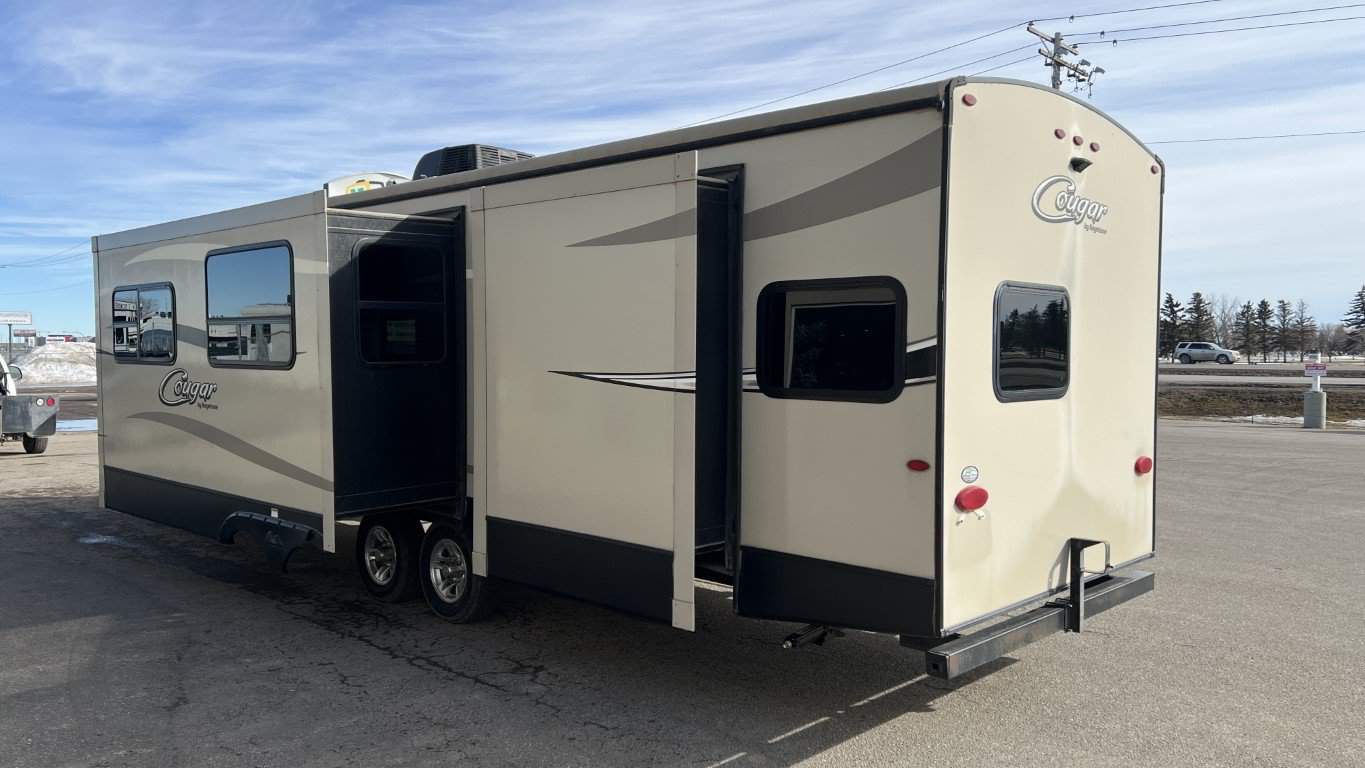 SOLD USED 2017 Keystone COUGAR 31SQB | Regina, SK