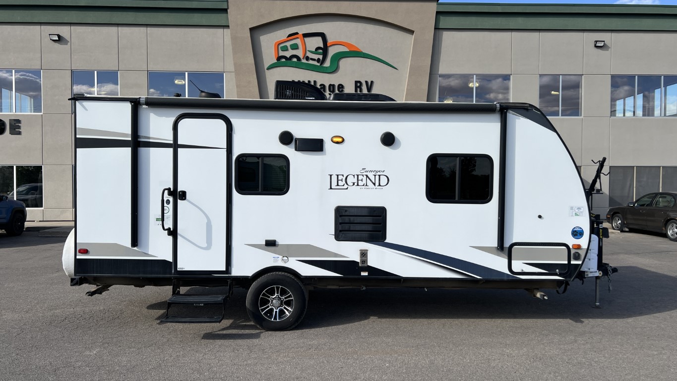 USED 2020 Forest River SURVEYOR LEGEND 19RBLE