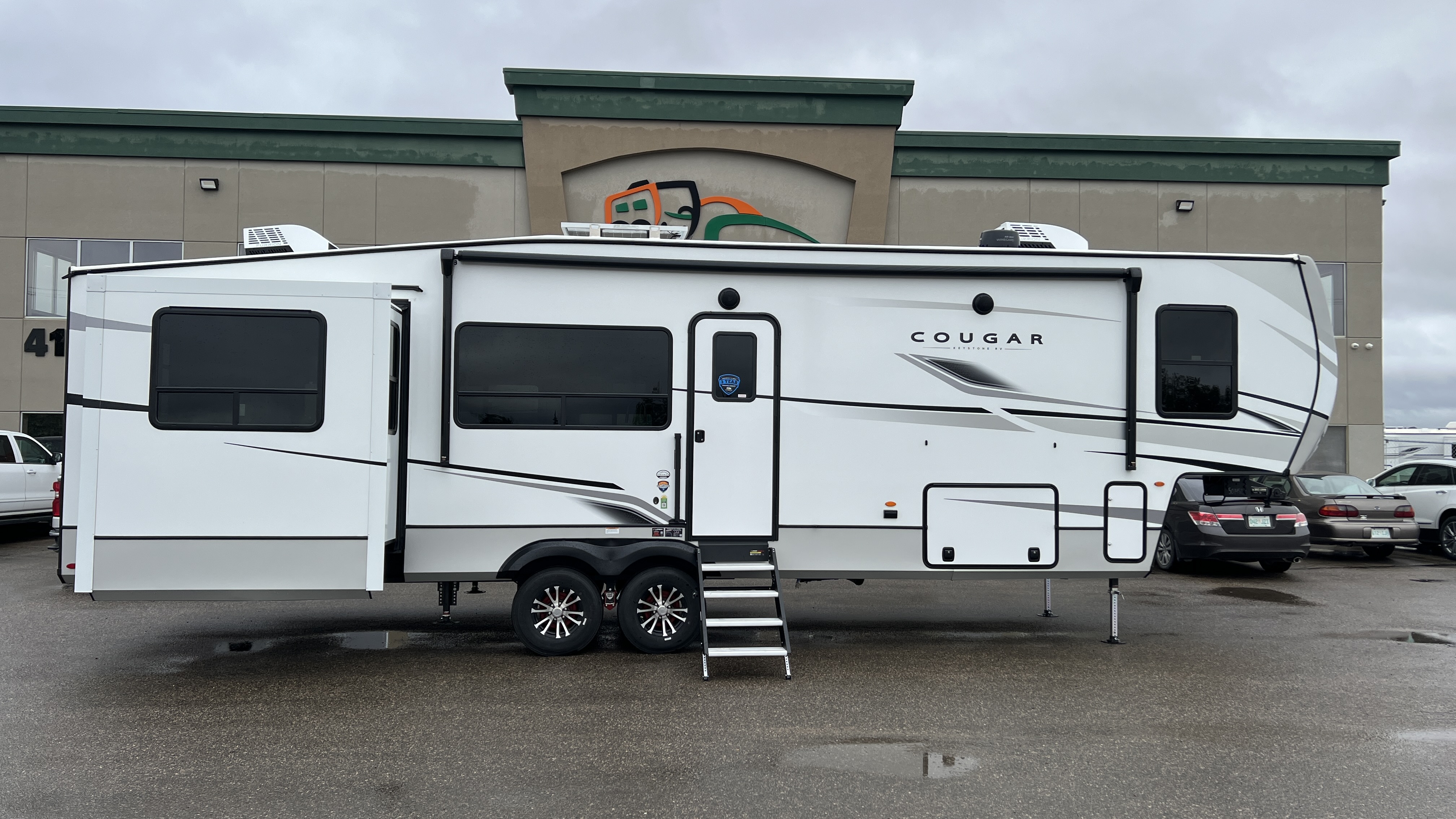 NEW 2025 Keystone COUGAR 320RDS