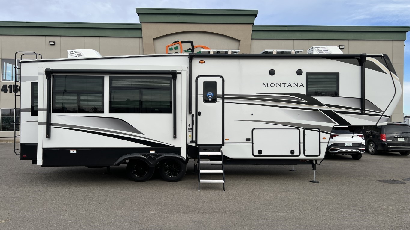 NEW 2025 Keystone MONTANA 3123RL