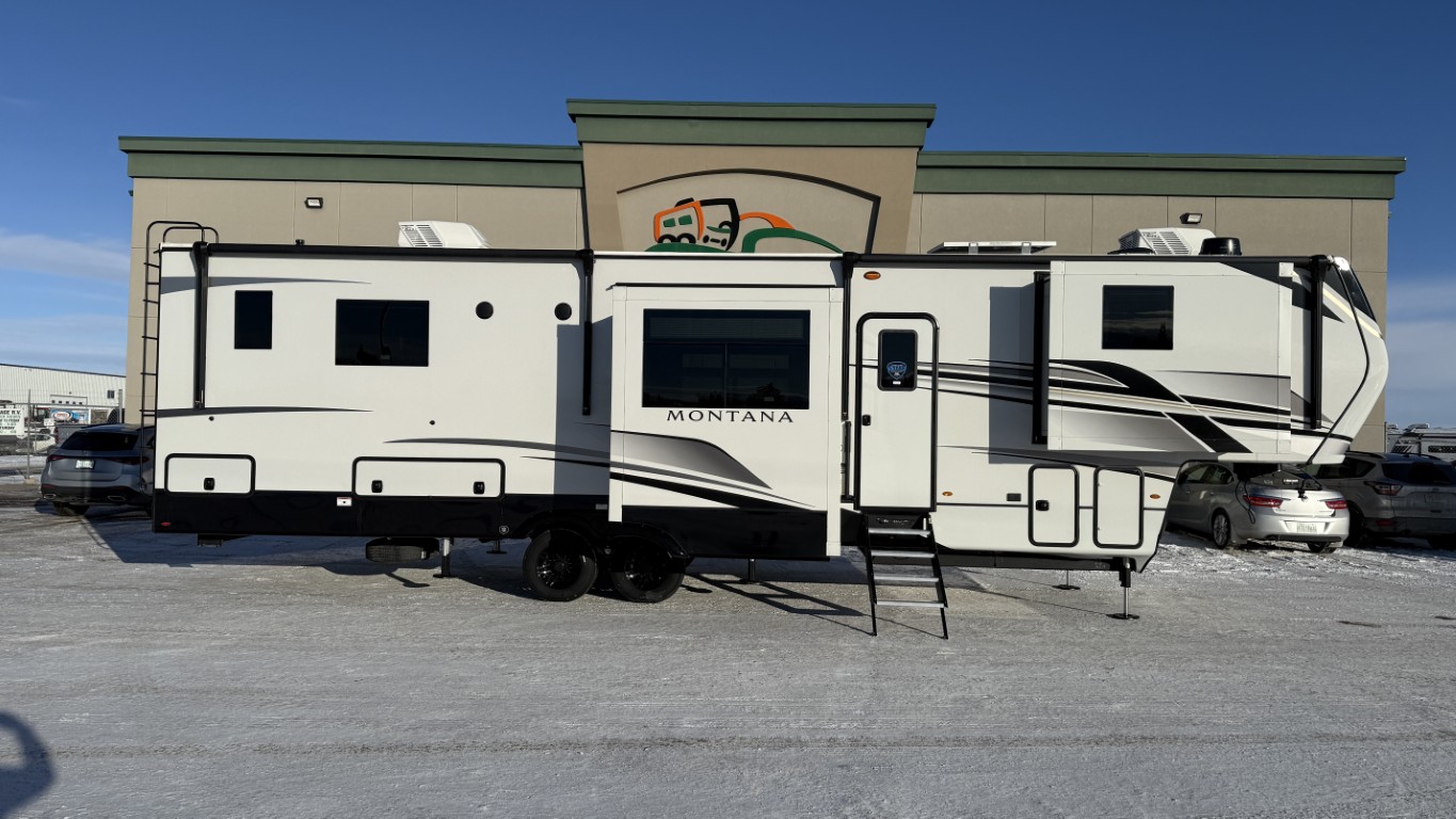 NEW 2025 Keystone MONTANA 3795FK