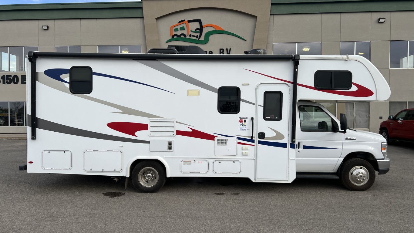 USED 2019 Forest River SUNSEEKER 2441DS